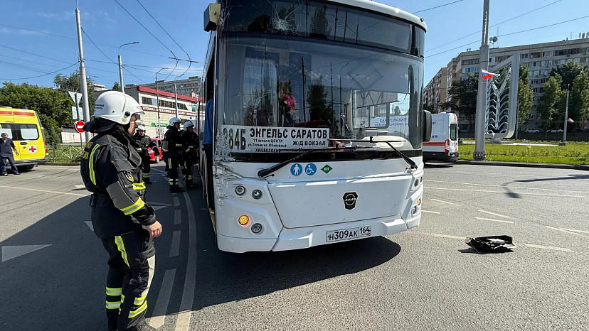 Три человека пострадали в ДТП с автобусом в центре Саратова